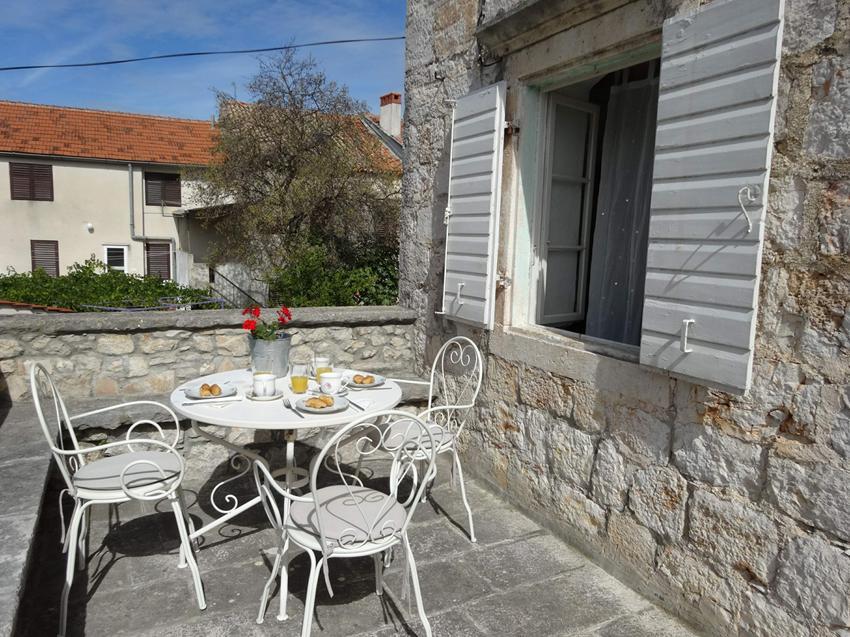 Вилла D House Authentic Zlarin House, Relaxing Courtyard And Terrace Экстерьер фото