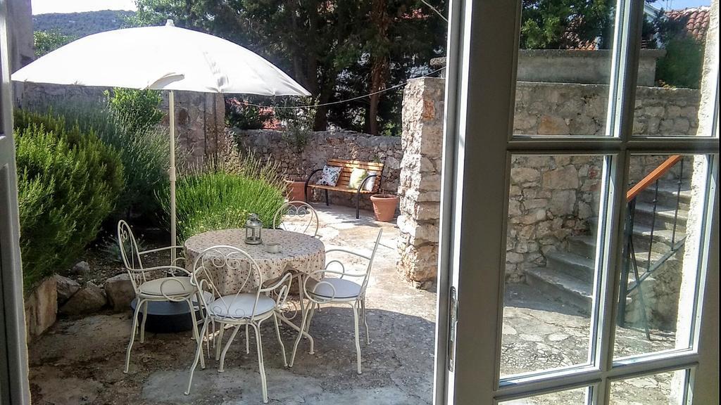 Вилла D House Authentic Zlarin House, Relaxing Courtyard And Terrace Номер фото