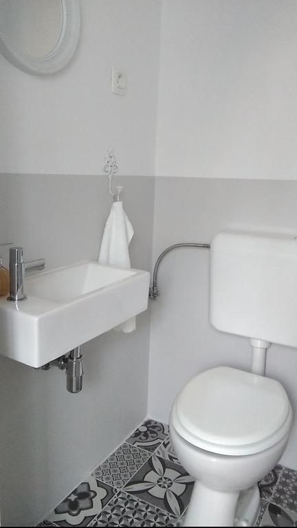 Вилла D House Authentic Zlarin House, Relaxing Courtyard And Terrace Номер фото